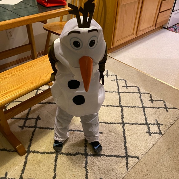 Meet your Posher, Mercedes - Picture 2 of 4